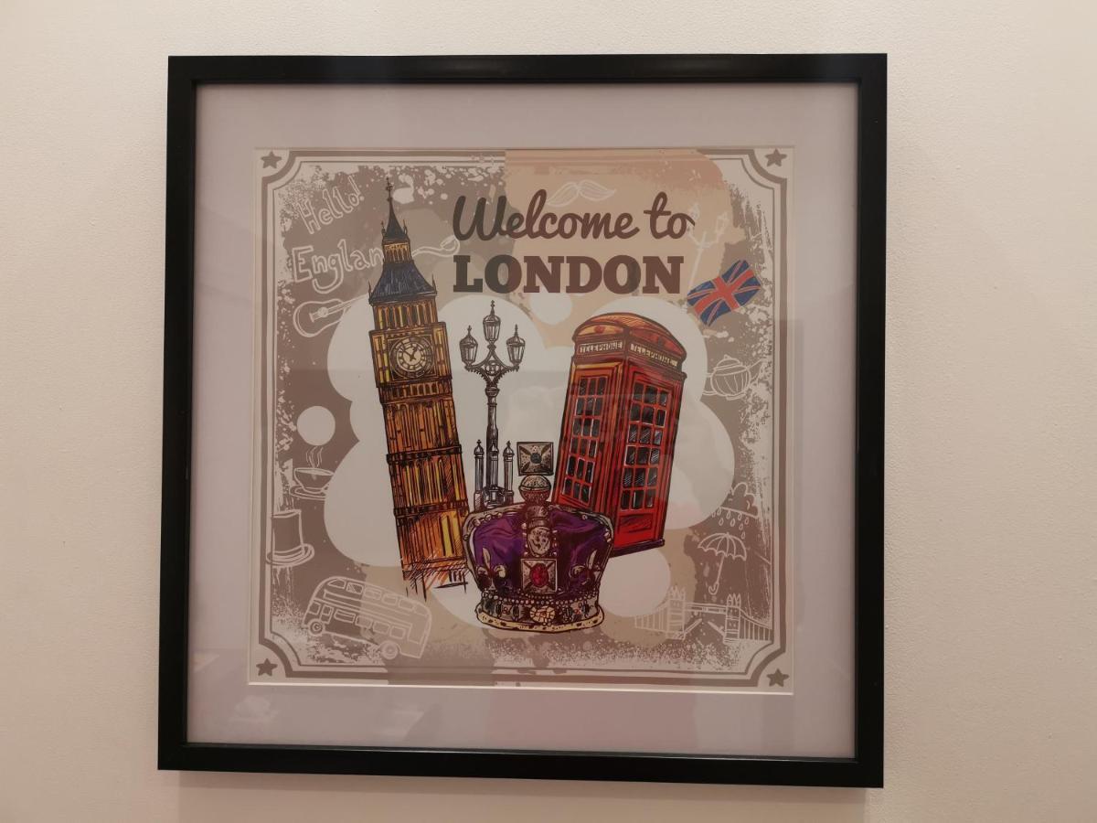 City Prime Apartments Londres Extérieur photo A souvenir from London