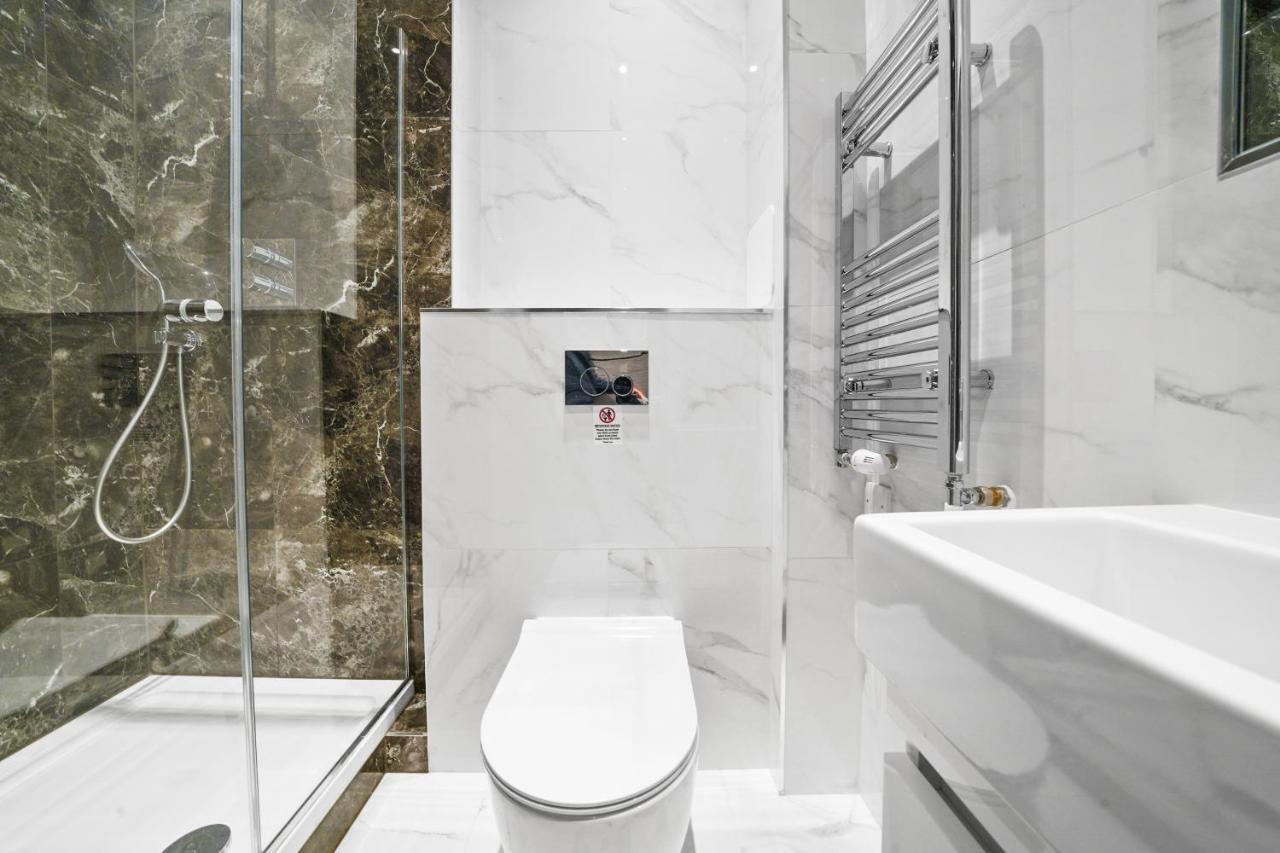 City Prime Apartments Londres Extérieur photo A modern bathroom